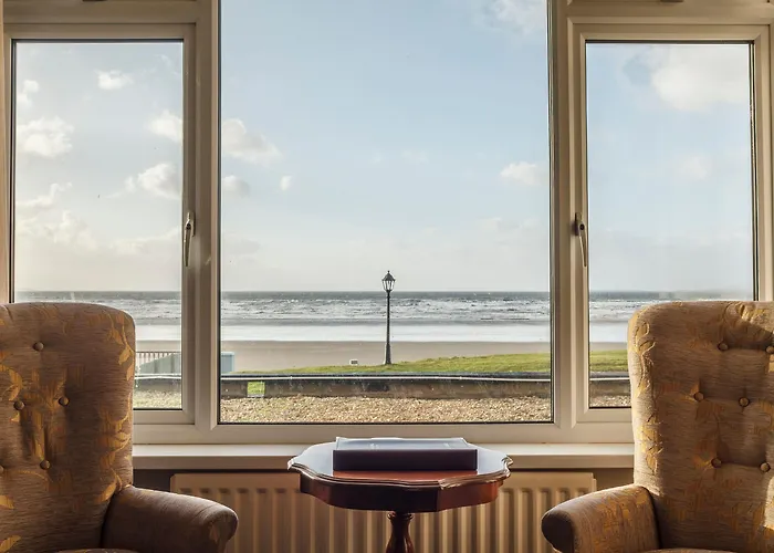 Отель Sandhouse 4*